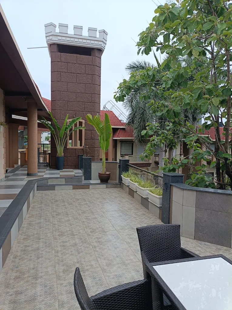 Hudson Hotels Sriperumbudur – Scenic exterior view of hotel grounds