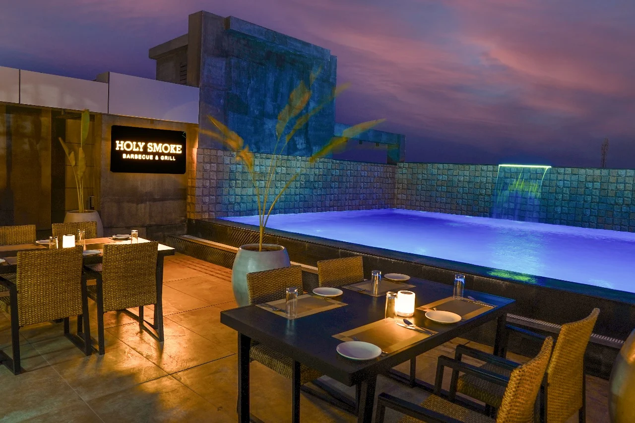 Hudson Hotels Sriperumbudur – Holy Smoke bar and lounge