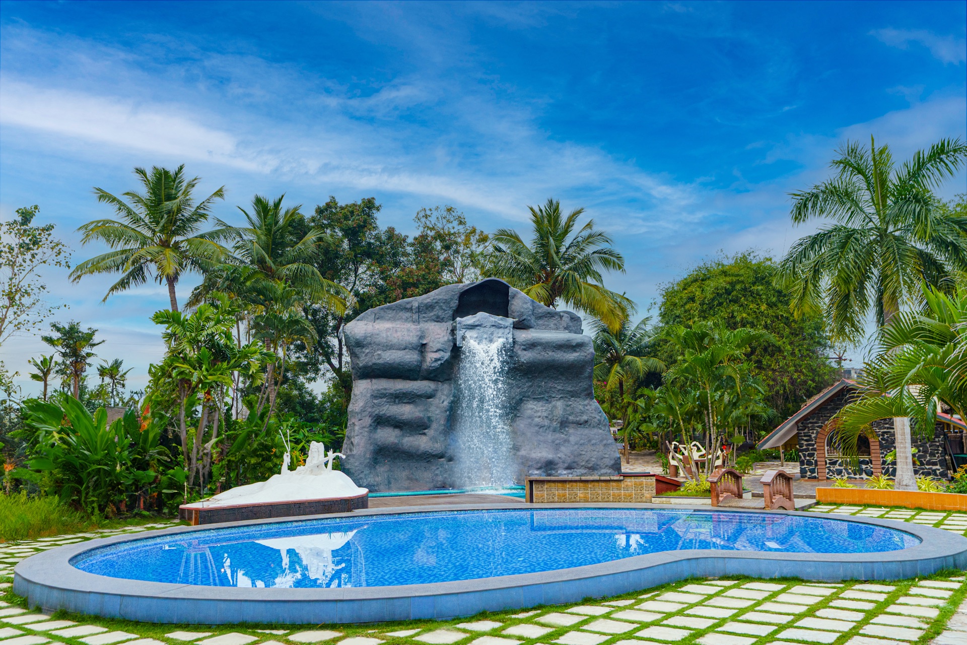 Swimming Pool Waterfalls